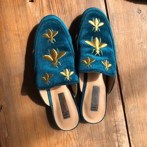 Dragon Fly pattern mule shoes